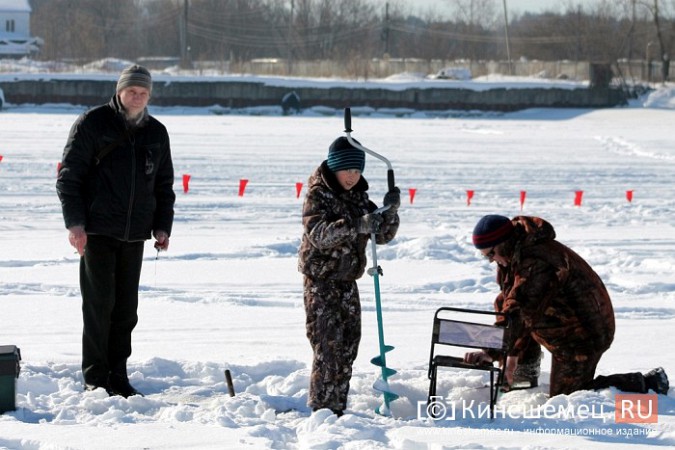 Нижегородцы приняли участие в рыбной ловле на мормышку в Кинешме фото 26