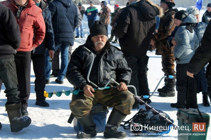 Нижегородцы приняли участие в рыбной ловле на мормышку в Кинешме фото 45