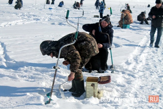 Нижегородцы приняли участие в рыбной ловле на мормышку в Кинешме фото 5