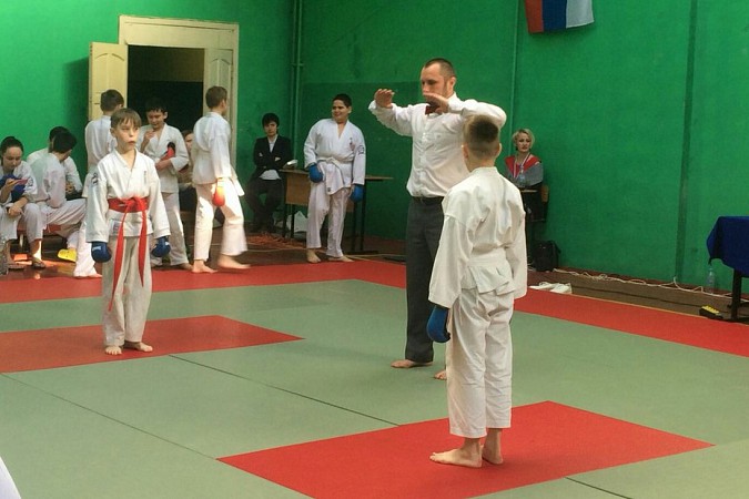 Кинешемские каратисты завоевали 15 медалей на первенстве Владимирской области фото 5