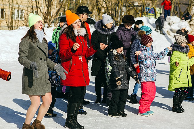 Выборы президента в микрорайоне «Автоагрегат» отметили массовыми гуляниями фото 8