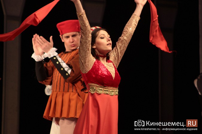 120-летний юбилей Кинешемский театр отметил в кругу больших друзей фото 37