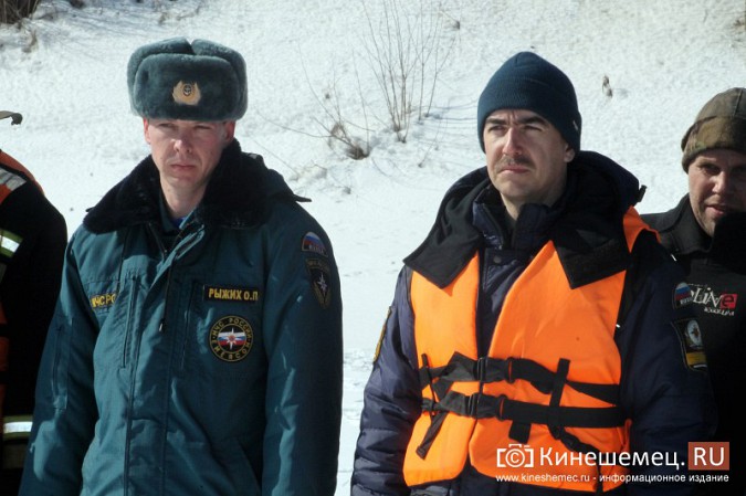 В Кинешме прошли учения по спасению людей на льду фото 11