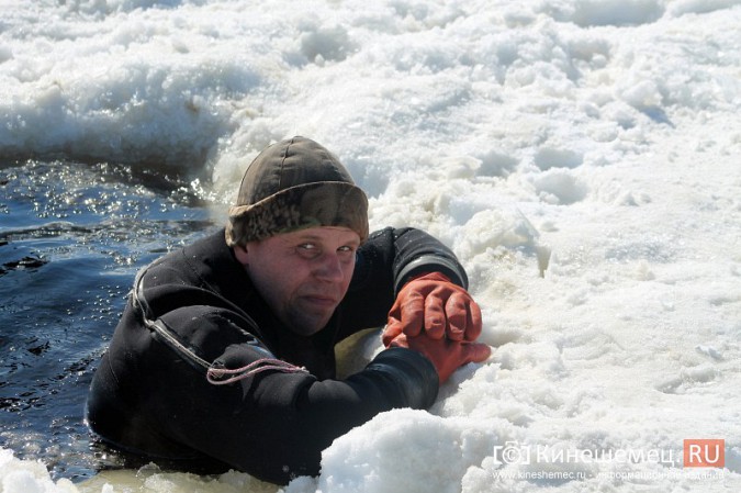 В Кинешме прошли учения по спасению людей на льду фото 22