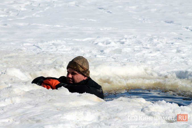 В Кинешме прошли учения по спасению людей на льду фото 37