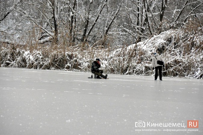 На реках Кинешмы лед тает и разрушается фото 2