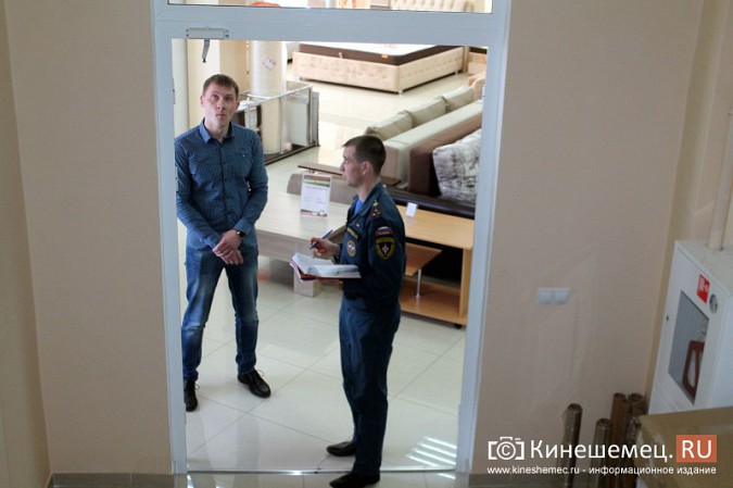 МЧС и прокуратура начали массовую проверку торговых центров Кинешмы фото 93