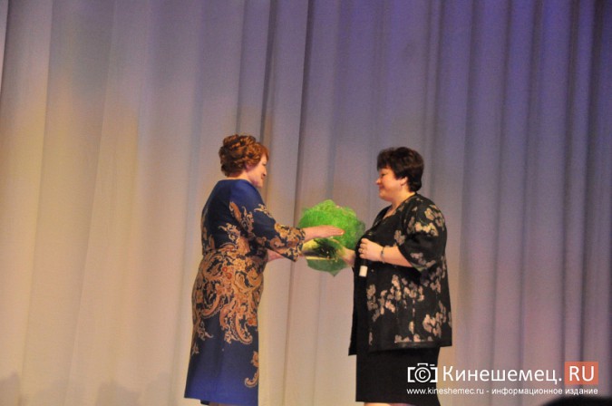 В кинешемском театре с размахом отметили юбилей костюмера Веры Ершовой фото 6