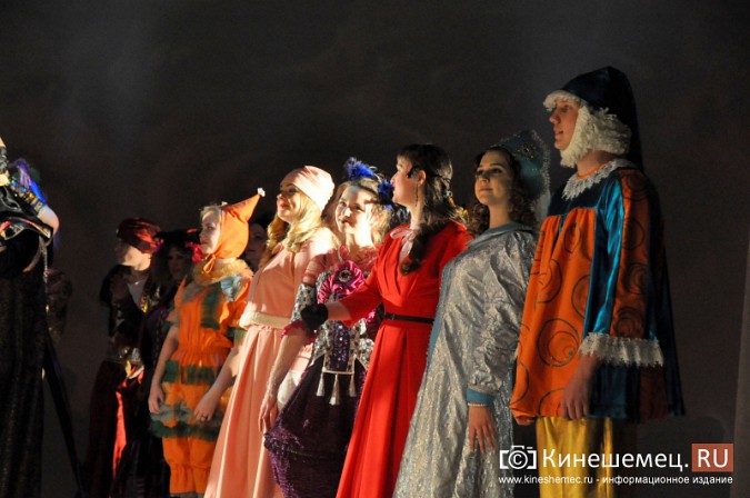 В кинешемском театре с размахом отметили юбилей костюмера Веры Ершовой фото 20