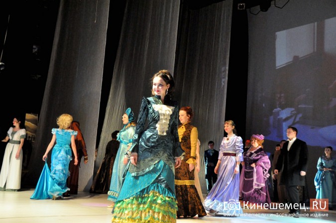 В кинешемском театре с размахом отметили юбилей костюмера Веры Ершовой фото 4