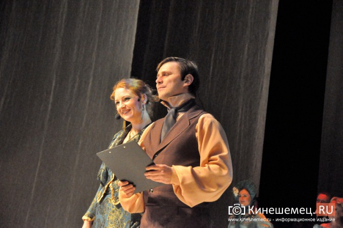 В кинешемском театре с размахом отметили юбилей костюмера Веры Ершовой фото 3