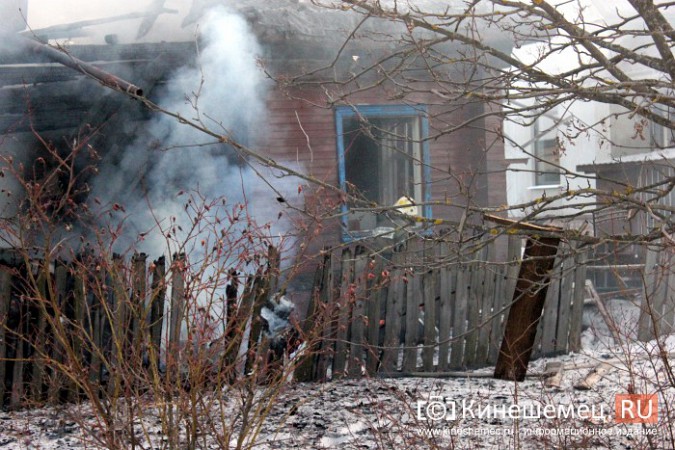 На пожаре в Кинешме обнаружен труп родственника умершего накануне хозяина дома фото 2