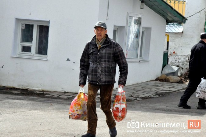 В кинешемских храмах в Великую субботу освящают куличи и яйца фото 4