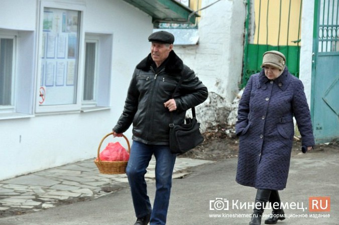 В кинешемских храмах в Великую субботу освящают куличи и яйца фото 5