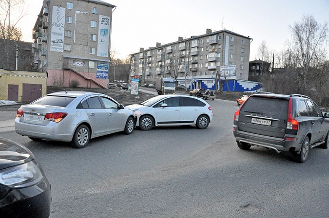 В Кинешме произошло очередное ДТП у Кузнецкого моста фото 6