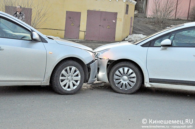 В Кинешме произошло очередное ДТП у Кузнецкого моста фото 3