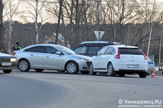 В Кинешме произошло очередное ДТП у Кузнецкого моста фото 2