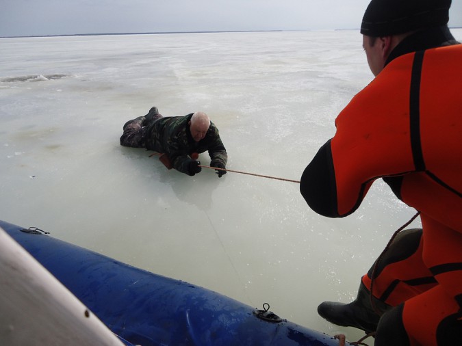 В Юрьевце провалились под лед трое рыбаков фото 4