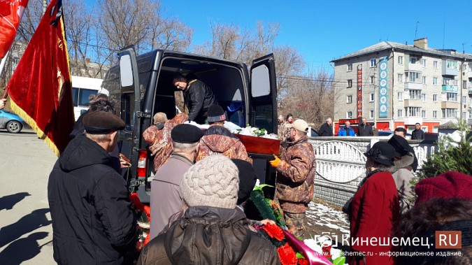 Кинешма простилась с Владимиром Кленовым фото 7