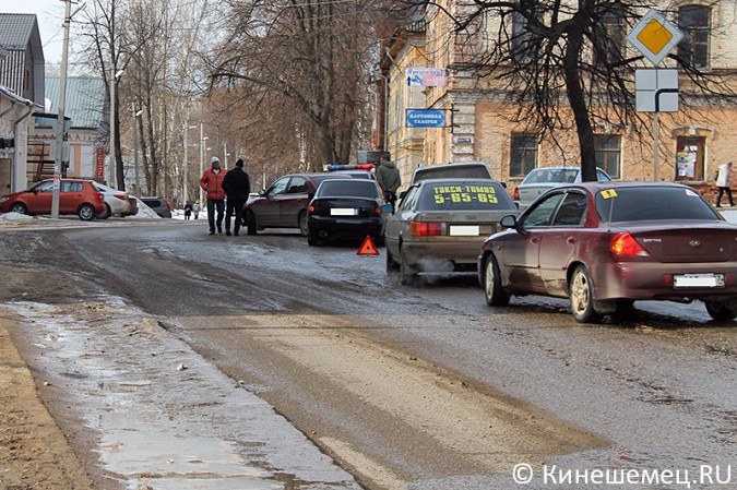 Авария в центре Кинешмы затруднила движение фото 3