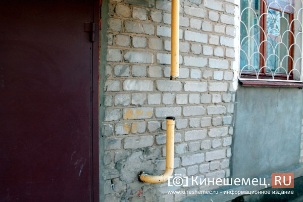 Жители подъезда в районе ДХЗ уже два дня живут без газа фото 11