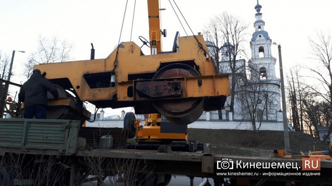 В ожидании туристов у бывшего речного вокзала в Кинешме уложили новый асфальт фото 9