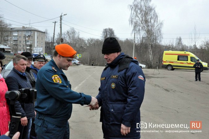 В Кинешме автобус с 20 пассажирами «столкнулся» с бензовозом фото 22