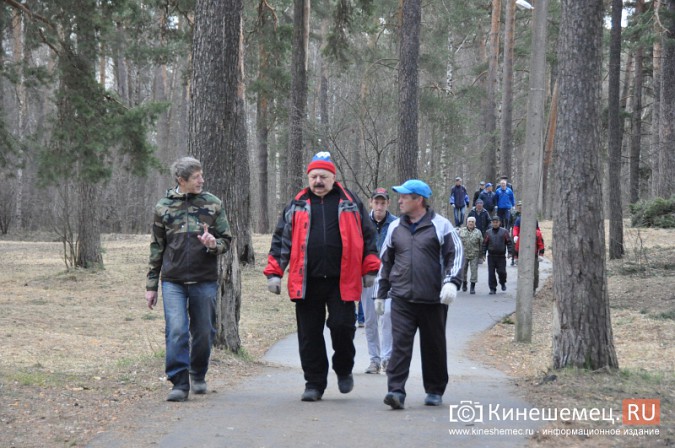 На уборку парка в Кинешме вышли коллективы спортивных школ фото 3