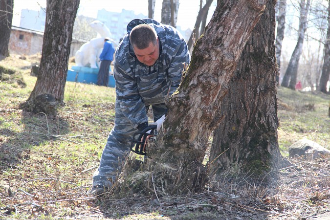 Кинешемские депутаты присоединились к общегородскому субботнику фото 6