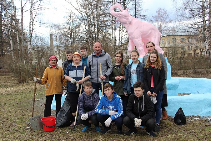 Кинешемские депутаты присоединились к общегородскому субботнику фото 11