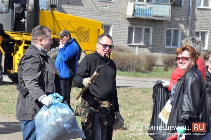 Чиновники Кинешмы искали мусор на убранном «Менделеевском поле» фото 10