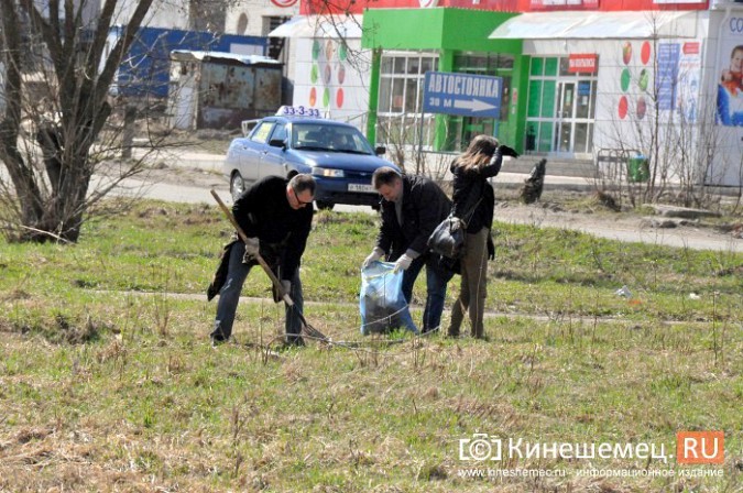 Чиновники Кинешмы искали мусор на убранном «Менделеевском поле» фото 5