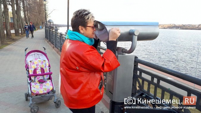 К летнему сезону на Волжский бульвар вернулась большая подзорная труба фото 4