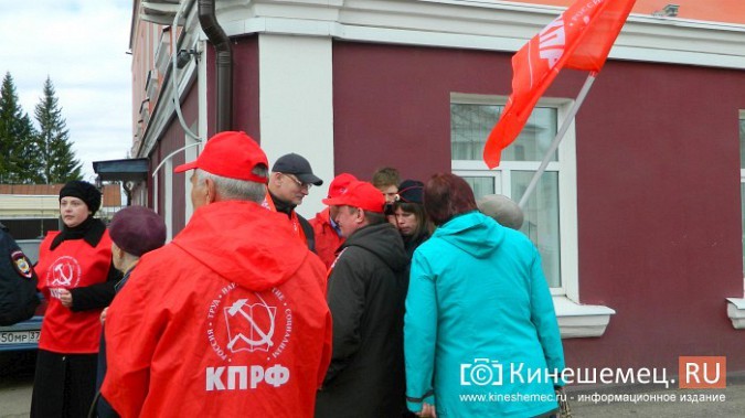 Шествие КПРФ в Кинешме закончилось «лошадиным скандалом» фото 10