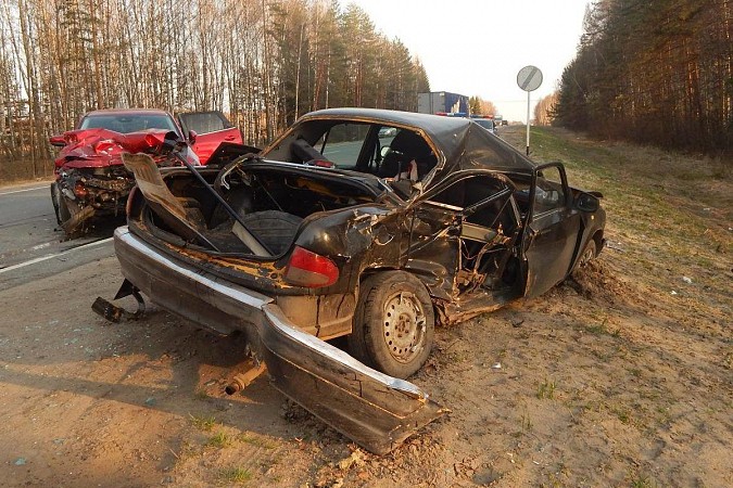 В лобовом столкновении «Мазды» и «Волги» в Тейковском районе пострадали 5 человек фото 2