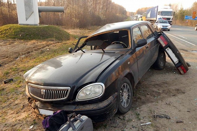В лобовом столкновении «Мазды» и «Волги» в Тейковском районе пострадали 5 человек фото 4
