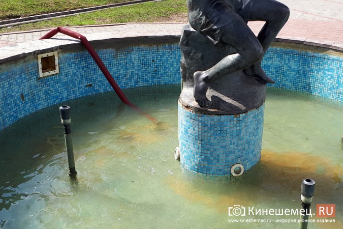 На кинешемский бульвар вернулся фонтан «Мальчик с рыбкой» фото 4