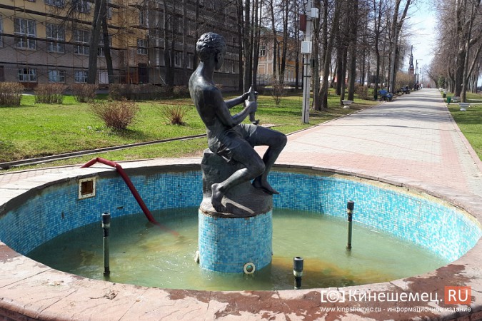На кинешемский бульвар вернулся фонтан «Мальчик с рыбкой» фото 3