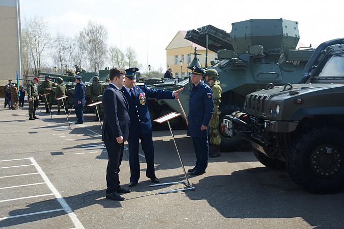 Губернатор поздравил ивановских десантников с 74-ой годовщиной образования дивизии фото 6