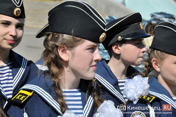 Кинешемские школьники ходили строем и пели песни фото 13