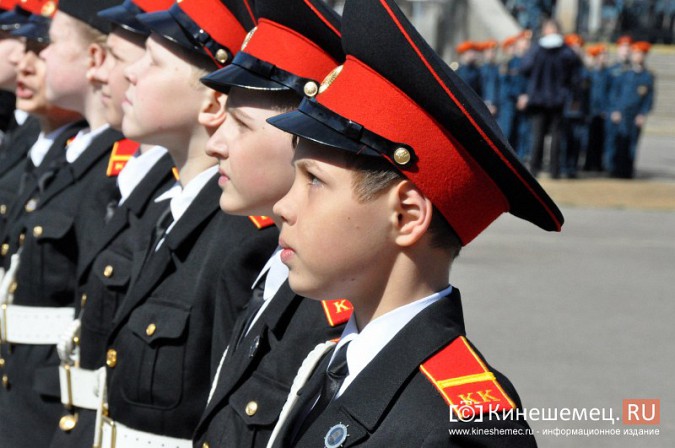 Кинешемские школьники ходили строем и пели песни фото 29