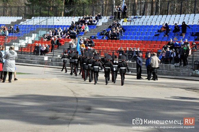 Кинешемские школьники ходили строем и пели песни фото 33