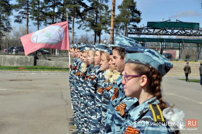 Кинешемские школьники ходили строем и пели песни фото 22