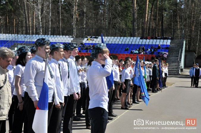 Кинешемские школьники ходили строем и пели песни фото 20