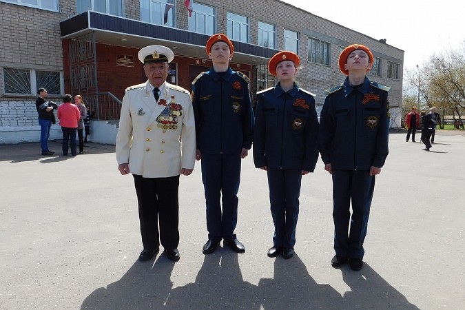 Торжественный митинг в канун праздника Победы прошел в кинешемской школе №18 фото 5