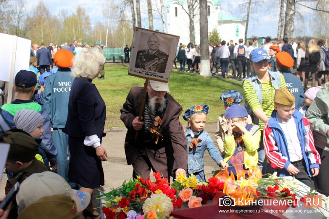 На кладбище «Затенки» в Кинешме прошел митинг в честь приближающегося Дня Победы фото 28