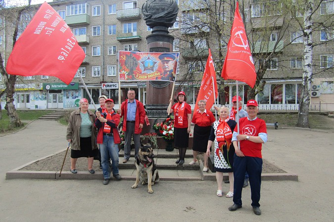 Кинешемские коммунисты провели автопробег «Наша Великая Победа» фото 8