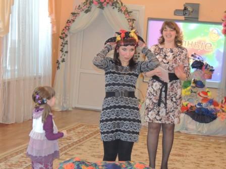 Дошкольники продемонстрировали «Шляпные фантазии» в Кинешме фото 15