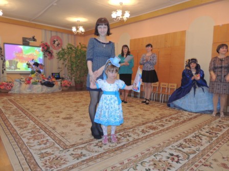 Дошкольники продемонстрировали «Шляпные фантазии» в Кинешме фото 2