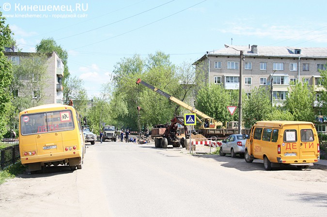 Продолжаются работы по замене тепловых сетей на улице 50-летия Комсомола фото 3